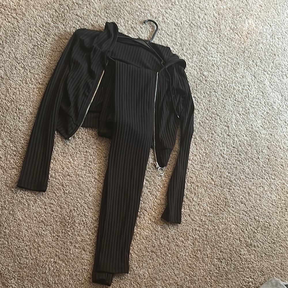 SHEIN Black High-Waisted Ribbed Leggings